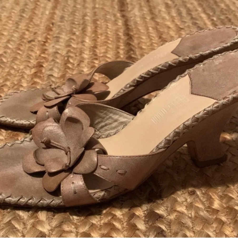 Pelle Moda Sandals - Picture 3 of 8